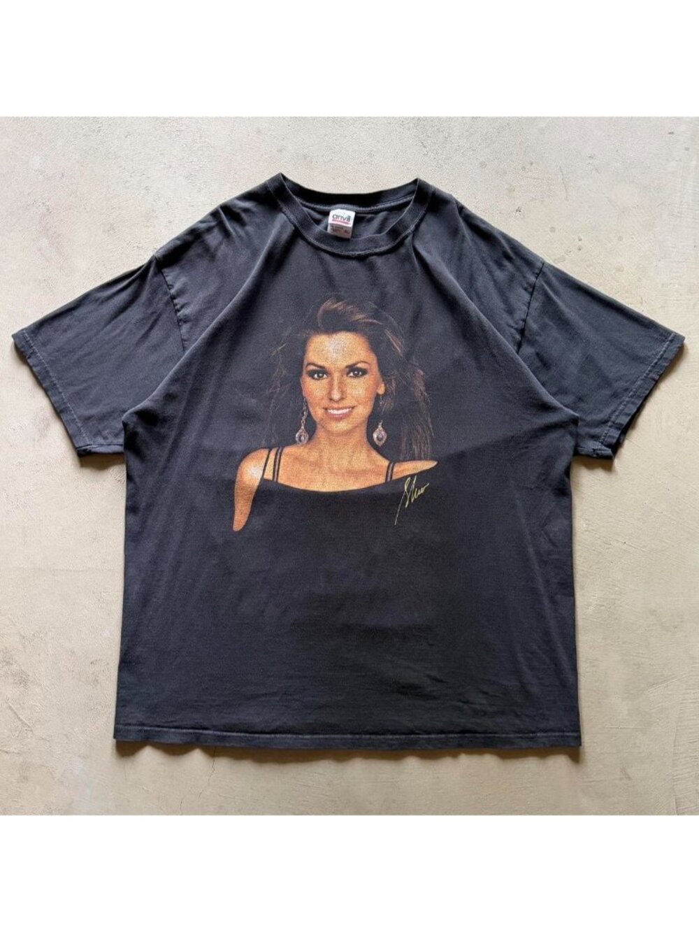 vintage 2000s shania twain boxy tshirt
